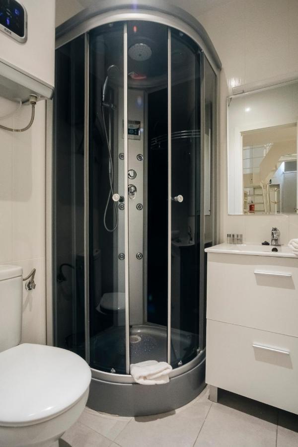 Homeabout Retiro Apartment II Madrid Bagian luar foto